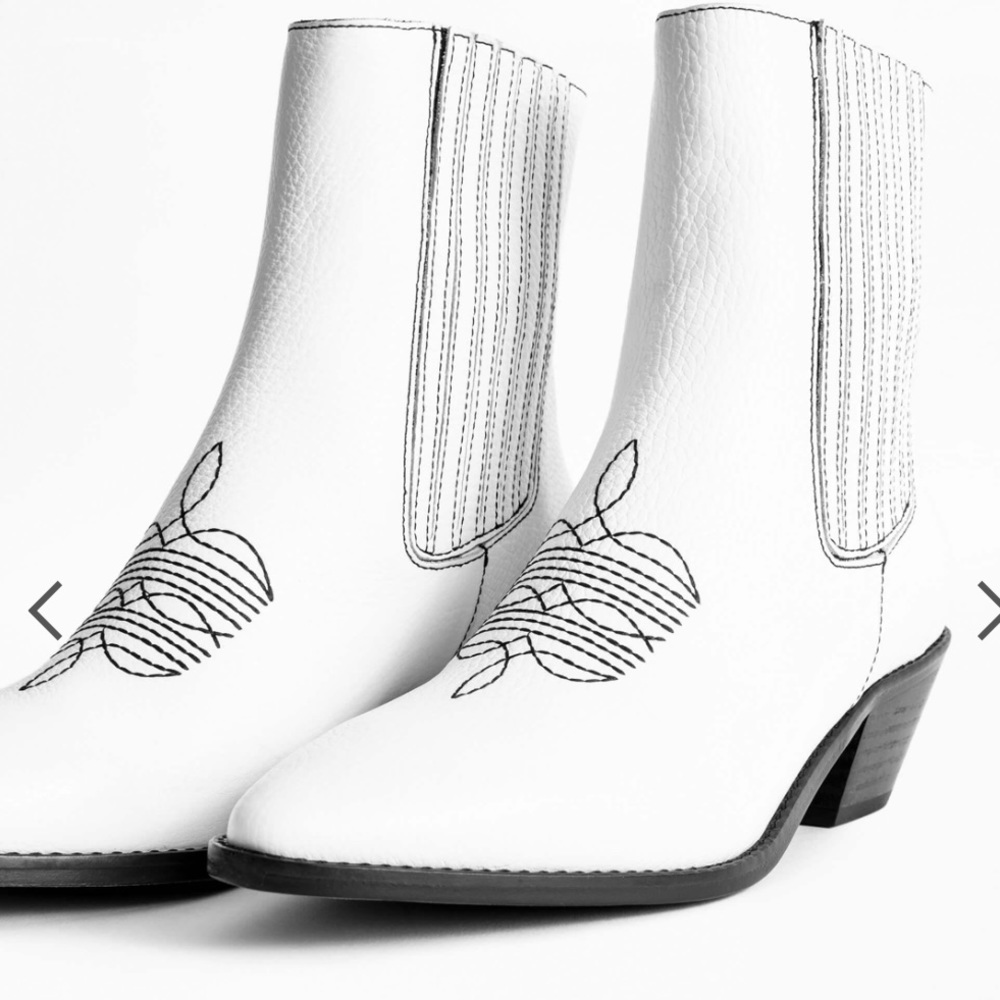 Zadig & Voltaire pointed toe white grained leather ankle cowboy boots.